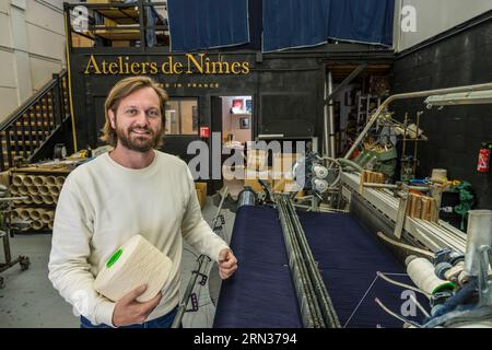 Frankreich, Gard, Nimes, Guillaume Sagot, Gründer des Ateliers de Nîmes, das die Herstellung traditioneller Denim-Stoffe wieder aufnahm Stockfoto