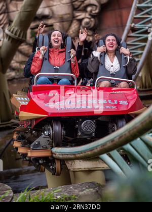 Colossus Achterbahn im Thorpe Park Resort in Staines, Surrey, England Stockfoto