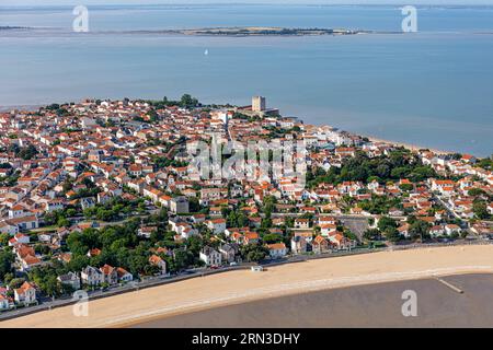 Frankreich, Charente Maritime, Fouras, das Dorf und l'Ile Madame (Luftaufnahme) Stockfoto