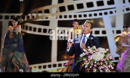 (150416) -- PEKING, 16. April 2015 -- Schauspieler Arnold Schwarzenegger spricht über die Eröffnungszeremonie des fünften Beijing International Film Festival (BJIFF) in Peking, Hauptstadt Chinas, 16. April 2015. Die BJIFF startete am Donnerstag und wird bis zum 23. April dauern. ) (mt) CHINA-BEIJING-FILM FESTIVAL-OPENING (CN) LixXin PUBLICATIONxNOTxINxCHN Peking 16. April 2015 Schauspieler Arnold Schwarzenegger spricht an die Eröffnungszeremonie des Fünften Internationalen Filmfestivals in Peking, Hauptstadt Chinas, 16. April 2015 der Start Donnerstag und wird bis zum 23. April das Mt China Beijing Film Festival O laden Stockfoto