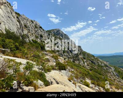 Wanderweg in Luberon Provence Südfrankreich Stockfoto
