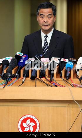 (150422) -- HONG KONG, 22. April 2015 -- Hong Kong Chief Executive Leung Chun-ying spricht während einer Pressekonferenz in Hong Kong, Südchina, 22. April 2015. Die Regierung Hongkongs hat am Mittwoch ein Reformpaket für die Verfassung veröffentlicht, das für die Wahl des nächsten führenden Führers der Sonderverwaltungsregion (SAR) im Jahr 2017 als allgemeines Wahlrecht konzipiert ist. Leung sagte am Mittwoch , dass der heutige Tag ein wichtiger Meilenstein für die demokratische Entwicklung Hongkongs sei . HE Jingjia)(mcg) (FOCUS)CHINA-HONG KONG-UNIVERSAL SUFFRAGE PACKAGE-CHIEF EXECUTIVE (CN) LixPeng PUBLICATIONxNOTxINxCHN Hong Kong 22. April 201 Stockfoto