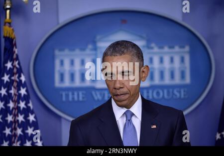 (150423) -- WASHINGTON, 23. April 2015 -- US-Präsident Barack Obama hält eine Erklärung im Brady Press Briefing Room im Weißen Haus in Washington D.C., USA, 23. April 2015. US-Präsident Barack Obama sagte am Donnerstag, dass er die volle Verantwortung für eine Anti-Terror-Operation im Januar gegen al-Qaida übernahm, bei der versehentlich zwei Geiseln getötet wurden. US-WASHINGTON-OBAMA-STELLUNGNAHME YinxBogu PUBLICATIONxNOTxINxCHN Washington 23. April 2015 US-Präsident Barack Obama hält eine Erklärung im Brady Press Briefing Room IM Weißen Haus in Washington D C der Vereinigten Staaten A Stockfoto