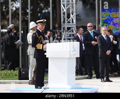 (150424) -- CANAKKALE, 24. April 2015 -- der britische Prince of Wales Charles (Front) hält eine Rede während einer Zeremonie anlässlich der historischen Schlacht von Gallipoli in Canakkale, Türkei, 24. April 2015. Der türkische Präsident Recep Tayyip Erdogan und der britische Prinz von Wales Charles Friday nahmen an mehr als 18.000 Personen Teil, um den 100. Jahrestag der Schlacht von Gallipoli zu begehen. TÜRKEI-CANAKKALE-100. JAHRESTAG DER SCHLACHT VON GALLIPOLI HexCanling PUBLICATIONxNOTxINxCHN Canakkale 24. April 2015 der britische Prinz von Wales Charles Front hält eine Rede während einer Zeremonie zur historischen Schlacht von Gallipoli in Canakkale T Stockfoto