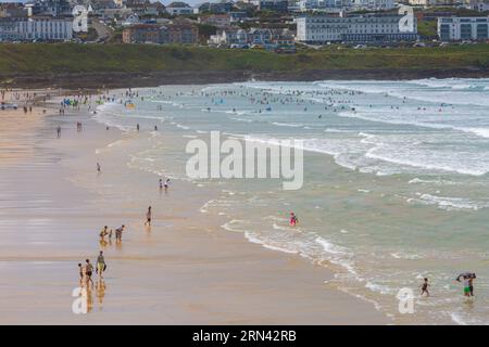 Fistral Beach on a Sunday 23/07/2023, Newquay, Cornwall, Großbritannien Stockfoto