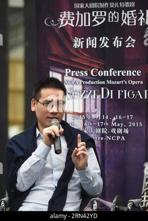 (150504) -- PEKING, 4. Mai 2015 -- Huang Ronghai, der Figaro spielt, nimmt am 4. Mai 2015 an einer Pressekonferenz der Oper Le Nozze di Figaro in Peking, der Hauptstadt Chinas, Teil. Die berühmte Oper Mozarts wird am 14., 16. Und 17. Mai im NCPA von den chinesischen Künstlern Lu Jia, Huang Ronghai, Li Jingjing, Wang Yunpeng und Zhou Xiaolin aufgeführt. )(mcg) CHINA-BEIJING-OPERA LE NOZZE DI FIGARO (CN) LuoxXiaoguang PUBLICATIONxNOTxINxCHN Peking 4. Mai 2015 Huang, der Figaro SPIELT, nimmt an einer Pressekonferenz der Oper Le Nozze tue Figaro in Peking, Hauptstadt von China, 4. Mai 2015, der berühmten Oper von Teil Stockfoto