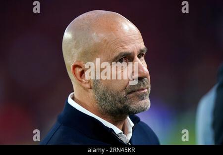 PSV Eindhoven-Manager Peter Bosz vor dem Play-off-Spiel der UEFA Champions League im Philips Stadion Eindhoven. Bilddatum: Mittwoch, 30. August 2023. Stockfoto