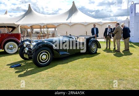 BEST of Show 1937 Bugatti Type 57S beim 2023 Salon Prive Concours im Blenheim Palace Woodstock Oxfordshire UK Stockfoto