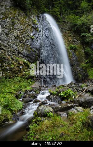 Wasserfall Cascade du Queureuilh, Mont-Dore, Département Puy-de-Dome, Region Auvergne-Rhone-Alpes, Frankreich Stockfoto