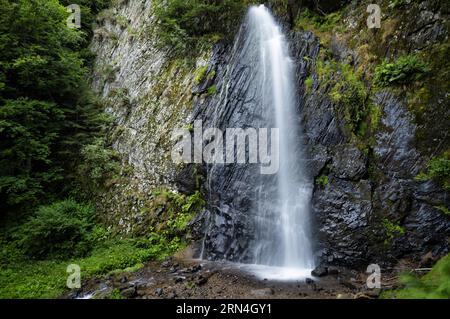 Wasserfall Cascade du Queureuilh, Mont-Dore, Département Puy-de-Dome, Region Auvergne-Rhone-Alpes, Frankreich Stockfoto