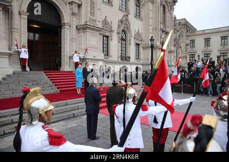 (150522) -- LIMA, 22. Mai 2015 -- der chinesische Premierminister Li Keqiang nimmt an einer Begrüßungszeremonie Teil, die vom peruanischen Präsidenten Ollanta Humala in Lima, der Hauptstadt Perus, am 22. Mai 2015 abgehalten wird. ) (wf) PERU-LIMA-CHINESE PREMIER-BEGRÜSSUNGSZEREMONIE LiuxWeibing PUBLICATIONxNOTxINxCHN 150522 Lima 22. Mai 2015 Chinesischer Premier Left Keqiang nimmt an einer Begrüßungszeremonie des peruanischen Präsidenten Ollanta Humala in Lima Hauptstadt von Peru 22. Mai 2015 WF Peru Lima Chinesischer Premier Begrüßungszeremonie LiuxWeibing PUBLICATIONxCHN Teil Stockfoto