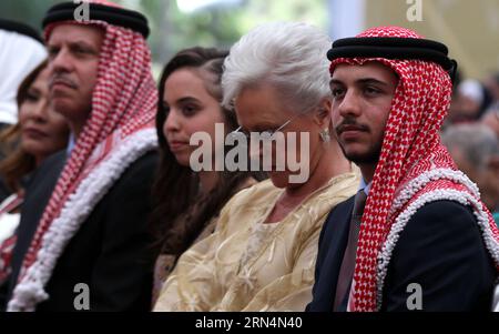 (150525) -- AMMAN, 25. Mai 2015 -- Jordans Kronprinz Hussein (1. R) nimmt am 25. Mai 2015 an einer Zeremonie zum 69. Unabhängigkeitstag des Landes in Amman, Jordanien, Teil.) JORDAN-AMMAN-INDEPENCENCE DAY MohammadxAbuxGhosh PUBLICATIONxNOTxINxCHN 150525 Amman Mai 25 2015 Jordan S Crown Prince Hussein 1st r nimmt an einer Zeremonie Teil, die den 69. Unabhängigkeitstag des Landes in Amman Jordanien AM 25 2015. Mai feiert Amman Day MohammadxAbuxGhosh PUBLICATINxCHN Stockfoto
