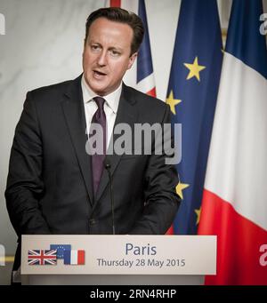 (150528) -- PARIS, 28. Mai 2015 -- der britische Premierminister David Cameron nimmt am 28. Mai 2015 an einer Pressekonferenz in Paris Teil. Der französische Präsident Francois Hollande empfing am Donnerstag den britischen Premierminister David Cameron, der eine Europatournee startete, um Unterstützung für EU-Reformen vor dem Referendum über die EU-Mitgliedschaft bis Ende 2017 aufzubauen. ) FRANKREICH-PARIS-UK-MEETING-EU-REFORMEN ChenxXiaowei PUBLICATIONxNOTxINxCHN 150528 Paris Mai 28 2015 der britische Premierminister David Cameron nimmt an einer Pressekonferenz in Paris Teil Frankreich AM 28 2015. Mai erhielt br Stockfoto