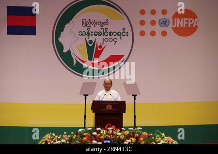 (150529) --YANGON, 29. Mai 2015 -- der Präsident Myanmars, U Thein sein, hält eine Rede während des Starts des landesweiten Bevölkerungs- und Wohnungszählungsergebnisses 2014 in Nay Pyhi Taw, Myanmar, 29. Mai 2015. Die Bevölkerung Myanmars, die mit 0,89 Prozent pro Jahr langsamer wuchs, liegt laut dem Hauptergebnis der am Freitag veröffentlichten Volkszählung von 2014 über Bevölkerung und Wohnungswesen unter der Hälfte der 1970er Jahre. ) (lrz) MYANMAR-NAY PYI TAW-CENSUS KoxThaung PUBLICATIONxNOTxINxCHN 150529 Yangon Mai 29 2015 Präsident von Myanmar U Thein BE hält eine Rede während des Starts der Myanmar S 2014 Nation Populatio Stockfoto