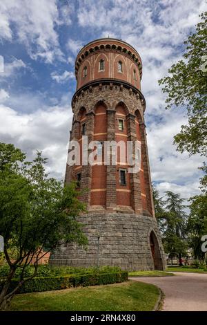 Der alte Wasserturm in der Stadt Colmar im französischen Elsass, eine farbenfrohe Stadt mit alten Gebäuden Stockfoto