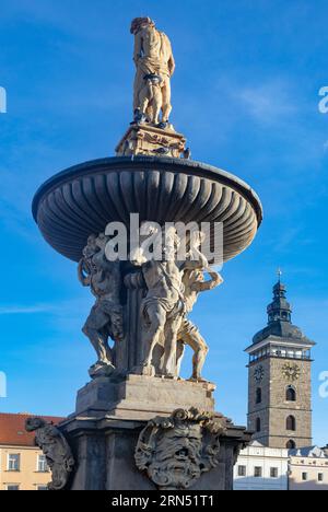 Schwarzer Turm und Samson-Brunnen am Premysl Otakar II Platz in der historischen Altstadt von Ceske Budejovice, eske Bud Jovice, Südböhmen, Tschechien Stockfoto