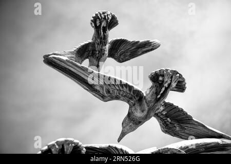 WASHINGTON DC, Vereinigte Staaten – das Navy-Merchant Marine Memorial, das Seefahrern und Handelsschiffen gewidmet ist, die während des Krieges auf See verloren gegangen sind, steht auf Columbia Island am Potomac im Lady Bird Johnson Park. Stockfoto