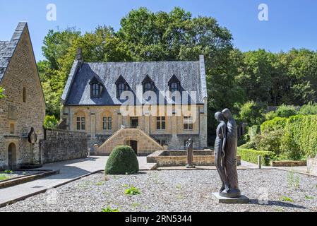 Orval Abbey / Abbaye Notre-Dame d'Orval, moderne Kunst im Zisterzienserkloster Villers-devant-Orval, Florenville, Luxemburg, Wallonien, Belgien Stockfoto