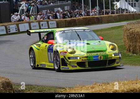 Porsche 911 GT3 RSR, 75 Jahre Porsche, 60 Jahre 911, mit seiner ikonischen Form nahm der 911 an fast jeder Form des Motorsports und C Teil Stockfoto