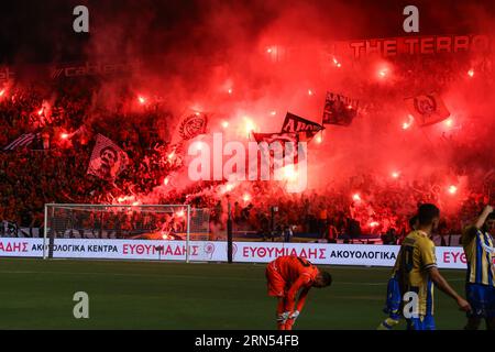 Strovolos, Zypern. August 2023 31. Die Abbildung zeigt den Beginn eines Fußballspiels zwischen dem zyprischen APOEL FC und der belgischen KAA Gent, Donnerstag, den 31. August 2023 in Strovolos, Zypern, der Rückrunde des Play-offs für den UEFA Europa Conference League-Wettbewerb. BELGA PHOTO GEORGE CHRISTOPHOROU Credit: Belga News Agency/Alamy Live News Stockfoto