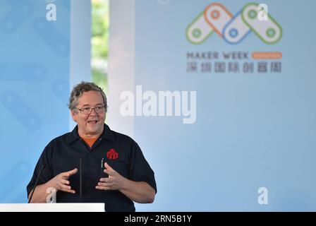 (150619) --SHENZHEN, 19. Juni 2015 -- Dale Dougherty, Gründer des Magazins Make, spricht die Eröffnungszeremonie der Shenzhen Maker Week 2015 in Shenzhen, Provinz Guangdong in Südchina, 19. Juni 2015 an. Die Shenzhen Maker Week begann hier am Freitag. ) (Yxb) CHINA-SHENZHEN-MAKER WEEK(CN) MaoxSiqian PUBLICATIONxNOTxINxCHN 150619 Shenzhen 19. Juni 2015 Dale Dougherty Gründer des Magazins Make spricht die Eröffnungszeremonie der Shenzhen Maker Week 2015 in Shenzhen Südchina Provinz Guangdong 19. Juni 2015 die Shenzhen Maker Week startete hier Freitag yxb China Shenzhen Maker Wee Stockfoto