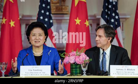 150625 -- WASHINGTON, 24. Juni 2015 -- der chinesische Vize-Premier Liu Yandong L und der stellvertretende US-Außenminister Anthony blinken nehmen an den sechsten hochrangigen China-USA-Konsultationen zum Austausch von Menschen in Washington D.C., den Vereinigten Staaten, am 24. Juni 2015 Teil. zw U.S.-WASHINGTON-CHINA-CPE BaoxDandan PUBLICATIONxNOTxINxCHN Stockfoto