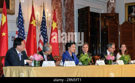 150625 -- WASHINGTON, 24. Juni 2015 -- der chinesische Vize-Premier Liu Yandong 3. L und der stellvertretende US-Außenminister Anthony blinken 3. R nehmen an den sechsten hochrangigen China-USA-Konsultationen zum Austausch von Menschen in Washington D.C., den Vereinigten Staaten, 24. Juni 2015, Teil. zw U.S.-WASHINGTON-CHINA-CPE BaoxDandan PUBLICATIONxNOTxINxCHN Stockfoto