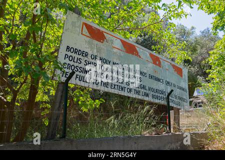 Frauen nicht erlaubt in, Männer nicht erlaubt in ohne Erlaubnis, Grenze, Arsanas Chromnitsas, Mount Athos, orthodoxe mönchsrepublik mit autonomen Stockfoto