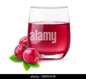 Cranberry-Drink im Glas, isoliert auf weißem Hintergrund Stockfoto