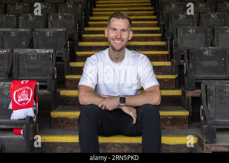 Jamie McCart tritt dem FC Barnsley bei, der eine Saison lang in Oakwell, Barnsley, Großbritannien, ausgeliehen wurde. August 2023 31. (Foto von Mark Cosgrove/News Images) in Barnsley, Großbritannien am 31.08.2023. (Foto: Mark Cosgrove/News Images/SIPA USA) Credit: SIPA USA/Alamy Live News Stockfoto