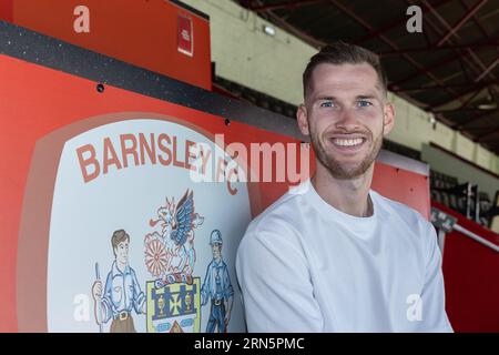 Jamie McCart tritt dem FC Barnsley bei, der eine Saison lang in Oakwell, Barnsley, Großbritannien, ausgeliehen wurde. August 2023 31. (Foto von Mark Cosgrove/News Images) in Barnsley, Großbritannien am 31.08.2023. (Foto: Mark Cosgrove/News Images/SIPA USA) Credit: SIPA USA/Alamy Live News Stockfoto