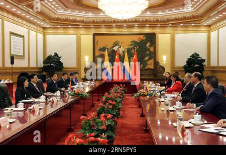 (150701) -- PEKING, 1. Juli 2015 -- Zhang Dejiang (2. L), Vorsitzender des Ständigen chinesischen Ausschusses des Nationalen Volkskongresses (NPC), hält Gespräche mit dem kolumbianischen Kongresspräsidenten Jose David Name Cardozo (3. R) in der Großen Halle des Volkes in Peking, Hauptstadt Chinas, 1. Juli 2015. ) (mp) CHINA-BEIJING-ZHANG DEJIANG-COLOMBIA-TALKS (CN) LiuxWeibing PUBLICATIONxNOTxINxCHN 150701 Peking 1. Juli 2015 Zhang Dejiang 2. L Vorsitzender des China S Thing Committee des National Celebrities S Congress NPC hält Gespräche mit dem kolumbianischen Kongresspräsidenten Jose David Name Cardozo 3. R IM Großen Stockfoto