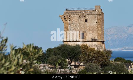 Steinturm, in der Nähe, Zingaro, Nationalpark, Naturschutzgebiet, Nordwesten, Sizilien, Italien Stockfoto