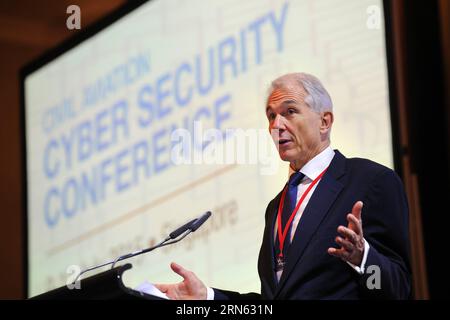 WIRTSCHAFT Civil Aviation Cyber Security Conference in Singapur (150709) -- SINGAPUR, 9. Juli 2015 -- Generaldirektor und Chief Executive Officer der International Air Transport Association (IATA) Tony Tyler spricht während der Civil Aviation Cyber-Security Conference, die am 9. Juli 2015 in Singapur stattfand. Die zweitägige Cybersicherheitskonferenz der Zivilluftfahrt begann am Donnerstag in Singapur. ) SINGAPUR-ZIVILLUFTFAHRT CYBER SECUTITY-KONFERENZ ThenxChihxWey PUBLICATIONxNOTxINxCHN Economy Civil Aviation Cyber Security Conference in Singapur 150709 Singapur 9. Juli 2015 Generaldirektor und Stockfoto