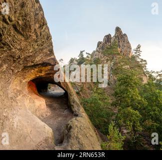 Sandsteinhöhle, Hamburgisches Wappen, Teil der Teufelsmauer, Timmenrode, Sachsen-Anhalt, Deutschland Stockfoto