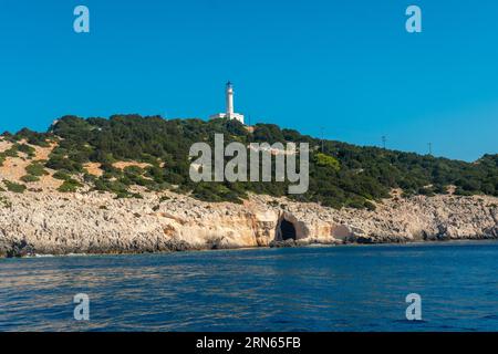 Leuchtturm oder Cape Ducato Lefkas im südlichen Bereich der griechischen Insel Lefkada. Griechenland Stockfoto