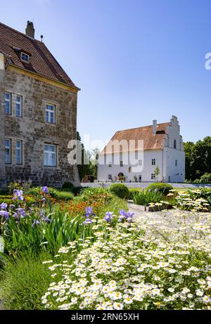 Blumengarten im Schlossgebiet Obernberg, Obernberg am Inn, Innviertel, Oberösterreich, Österreich Stockfoto