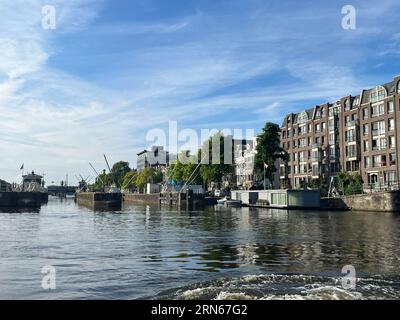 Amsterdam, Niederlande. August 26, 2023. Die Amstel in Amsterdam. Hochwertige Fotos Stockfoto