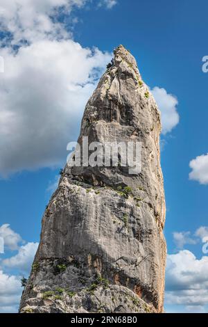 Kletterer auf der Felsnadel L'Aguglia in Cala Goloritze, Gennargentu Nationalpark und Golfo di Orosei, Sardinien, Italien, Gennargentu Nationalpark Stockfoto