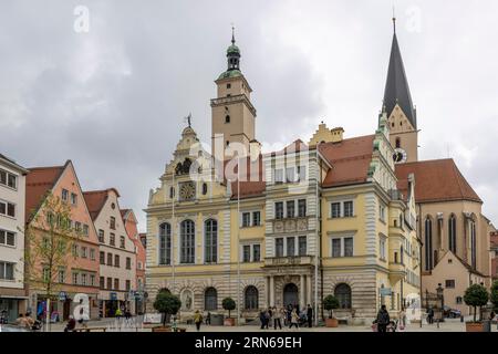 Altes Rathaus mit Pfeifenturm, Turm der Pfarrkirche St. Moritz, Rathausplatz, Ingolstadt, Oberbayern, Bayern, Deutschland Stockfoto