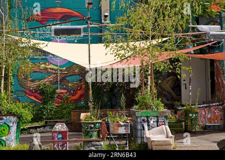 Vogeltraenke, Subkultur als Alternative zur traditionellen Hochkultur der Landeshauptstadt Wiesbaden, Kreativfabrik, Hessen Stockfoto