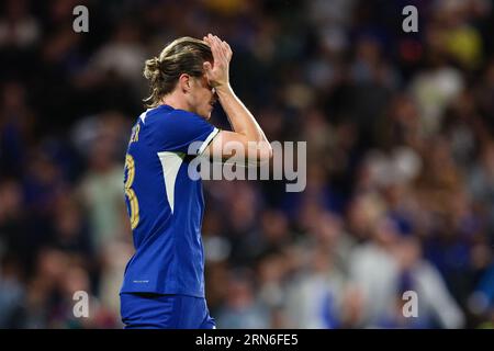 LONDON, UK - 30. August 2023: Conor Gallagher von Chelsea reagiert auf eine verpasste Chance während des zweiten Spiels des EFL Cup zwischen Chelsea und AFC Wimble Stockfoto