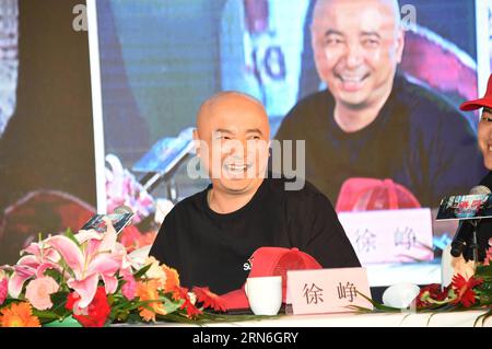 (150727) -- PEKING, 27. Juli 2015 -- Regisseur und Schauspieler Xu Zheng nimmt an der Pressekonferenz des neuen Films Lost in Hong Kong in Peking, der Hauptstadt Chinas, am 27. Juli 2015 Teil. Der Film wird voraussichtlich am 25. September auf dem Bildschirm erscheinen. ) (mp) CHINA-BEIJING-NEW MOVIE LOST IN HONG KONG -PRESS CONFERENCE(CN) JixGuoqiang PUBLICATIONxNOTxINxCHN 150727 Peking Juli 27 2015 Regisseur und Schauspieler Xu Zheng nimmt an der Pressekonferenz des New Movie Lost in Hong Kong in Peking Hauptstadt von China im Juli 27 2015 Teil der Film WIRD voraussichtlich AUF dem Bildschirm erscheinen September 25 MP China Beijing New Movie Lost in Hong Kong Press C Stockfoto