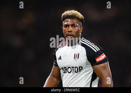 LONDON, Großbritannien - 29. August 2023: Adama Traore vom Fulham FC schaut beim Spiel der zweiten Runde des EFL Cup zwischen Fulham FC und Tottenham Hotspur bei Crave an Stockfoto