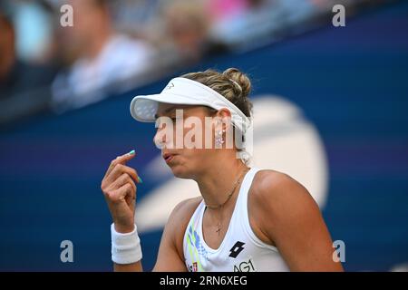 New York, Usa. August 2023 31. Die belgische Yanina Wickmayer reagiert während eines Tennisspiels zwischen der belgischen Wickmayer und American Keys in der zweiten Runde der Women's Singles beim US Open Grand Slam Tennis Turnier 2023 in New York City, USA, am Donnerstag, den 31. August 2023. BELGA FOTO TONY BEHAR Credit: Belga News Agency/Alamy Live News Stockfoto