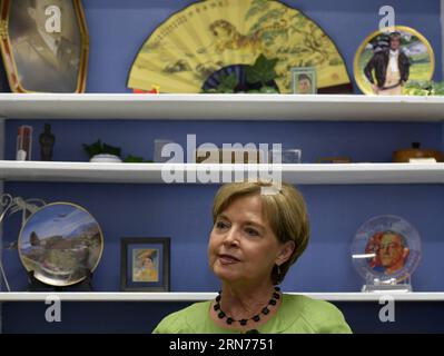 (150821) -- MONROE, 21. August 2015 -- Nell Calloway, Direktor des Chennault Aviation and Military Museum und Enkelin von Flying Tigers Commander Lieutenant General Claire Lee Chennault, spricht während eines Interviews mit der Xinhua News Agency in Monroe, Louisiana, USA, 15. Juli 2015. Calloway ist Direktor des Chennault Aviation and Military Museum in Monroe im US-Bundesstaat Louisiana. Das Museum ist das einzige seiner Art in den USA, das General Claire Chennault und seine fliegenden Tiger und ihren Beitrag zum chinesischen Sieg des anti-japanischen Krieges 70 Jahre hervorhebt Stockfoto