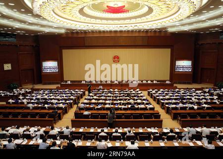 (150827) -- PEKING, 27. August 2015 -- die zweite Plenarsitzung der 16. Halbjährlichen Sitzung des 12. Nationalen Volkskongresses (NPC) des Ständigen Ausschusses Chinas findet in der Großen Halle des Volkes in Peking, der Hauptstadt Chinas, am 27. August 2015 statt. Zhang Dejiang, Vorsitzender des Ständigen Ausschusses des chinesischen NPC, nahm an der Sitzung Teil. ) (Wjq) CHINA-BEIJING-ZHANG DEJIANG-NPC SESSION(CN) LiuxWeibing PUBLICATIONxNOTxINxCHN 150827 Peking Aug 27 2015 die zweite Plenarsitzung der 16. Halbjährlichen Sitzung des Thing Committee of China S 12. Nationale Prominente S Kongress NPC IST Held A. Stockfoto