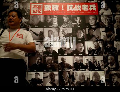 (150829) -- PEKING, 29. August 2015 -- Porträts von Veteranen werden auf einer Fotoausstellung zum 70. Jahrestag des Sieges des chinesischen Volkskrieges gegen japanische Aggressionen in Peking, der Hauptstadt Chinas, am 29. August 2015 gesehen. Die Ausstellung begann hier am Samstag, mit Tausenden von Journalisten und Fotografen des Landes. ) (Zwx) CHINA-BEIJING-ANTI-JAPANESE WAR-70th ANNIVERSARY-PHOTO EXHIBITION(CN) ChenxJianli PUBLICATIONxNOTxINxCHN 150829 Peking Aug 29 2015 Porträts von Veteranen sind Seen AUF einer Fotoausstellung ZUM 70. Jahrestag des Sieges der Th Stockfoto