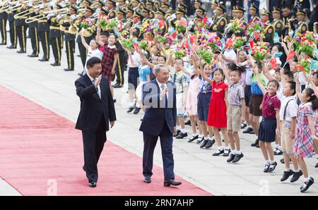 (150831) -- PEKING, 31. August 2015 -- der chinesische Präsident Xi Jinping (L, Front) hält eine Begrüßungszeremonie für den kasachischen Präsidenten Nursultan Nasarbajew ab, bevor seine Gespräche in der Großen Halle des Volkes in Peking, der Hauptstadt Chinas, am 31. August 2015 stattfinden. )(mcg) CHINA-BEIJING-XI JINPING-KAZAKH PRESIDENT-TALKS (CN) HuangxJingwen PUBLICATIONxNOTxINxCHN 150831 Peking Aug 31 2015 der chinesische Präsident Xi Jinping l Front hält eine Begrüßungszeremonie für den kasachischen Präsidenten Nursultan Nazarbajew ab, bevor seine Gespräche in der Großen Halle der Berühmtheiten in Peking Hauptstadt Chinas, August 31 2015 Jini Jini, China, Xi, stattfinden Stockfoto