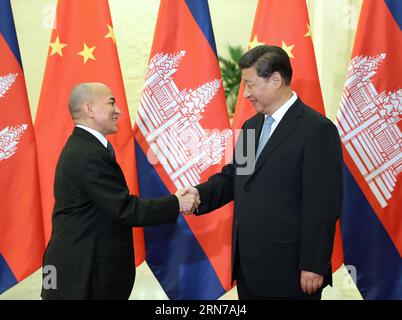 (150831) -- PEKING, 31. August 2015 -- der chinesische Präsident Xi Jinping (R) trifft sich mit dem kambodschanischen König Norodom Sihamoni in der Großen Halle des Volkes in Peking, der Hauptstadt Chinas, am 31. August 2015. )(mcg) CHINA-PEKING-XI JINPING-KAMBODSCHANISCHE KÖNIG-TREFFEN (CN) PangxXinglei PUBLICATIONxNOTxINxCHN 150831 Peking Aug 31 2015 der chinesische Präsident Xi Jinping r trifft sich mit dem kambodschanischen König Norodom Sihamoni in der Großen Halle der Prominenten in Peking Hauptstadt von China 31 2015 mcg China Peking Xi Jinping Kambodschanischen König-Treffen PangxCHINNCHIxCHIXIONCHIxCN Stockfoto